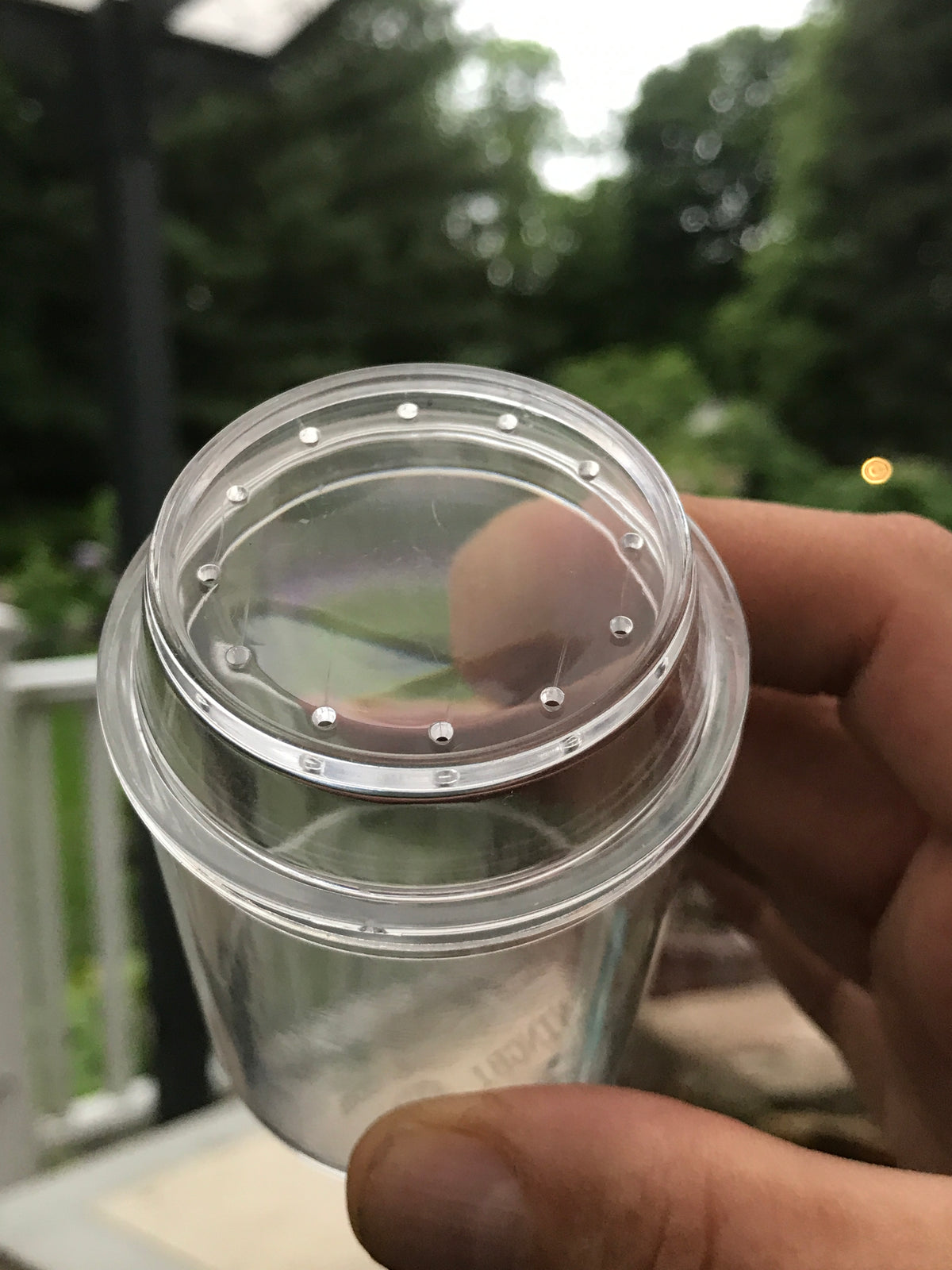 Magnifying insect jars with lids. Acrylic containers 31/2" tall and 21/2" wide vented. - USMANTIS